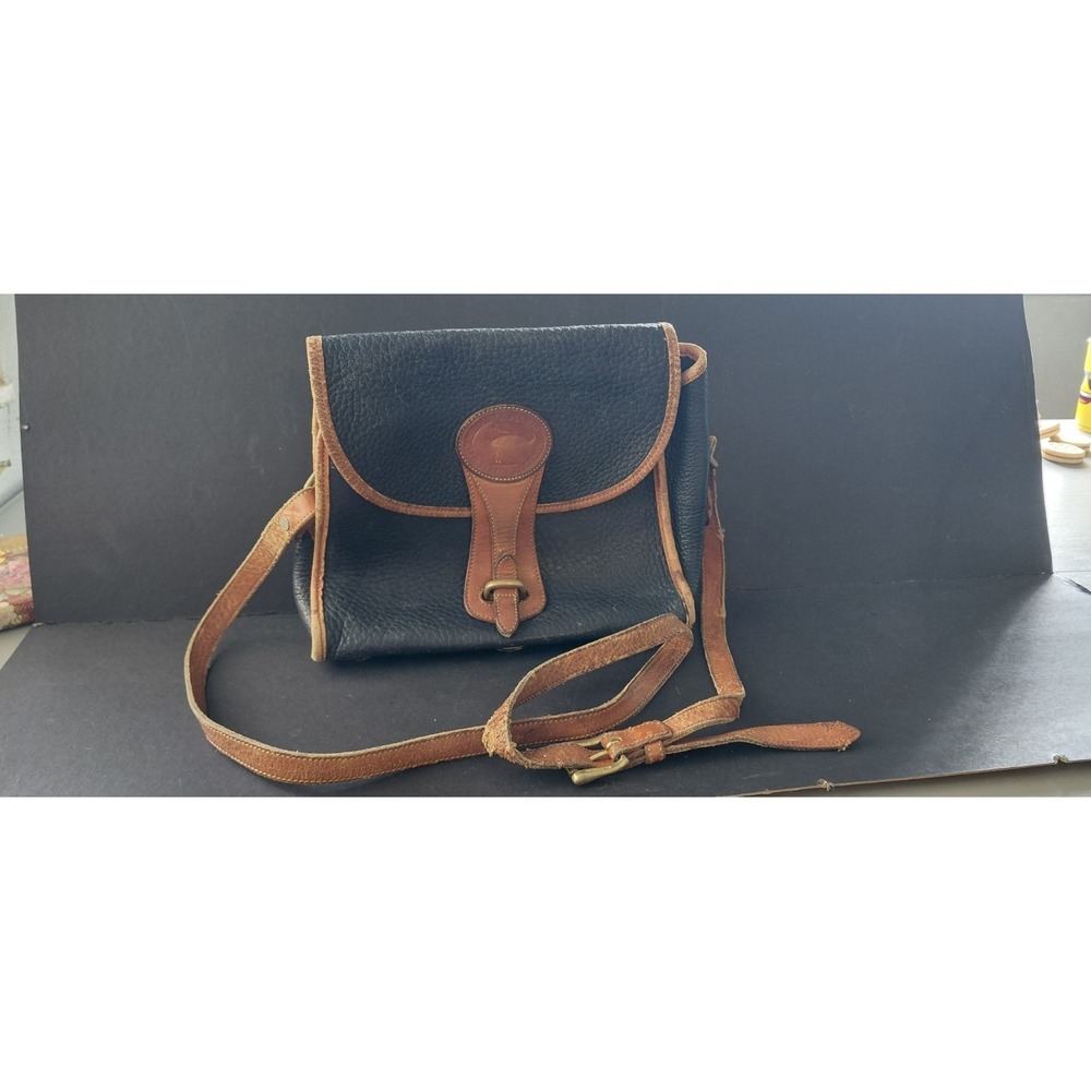 vintage Collectible Dooney & Bourke pebbled leather Essex crossbody bag Damage